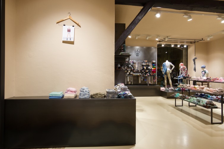 女裝精品店裝修設計-第6張圖片-上海古都建筑設計集團