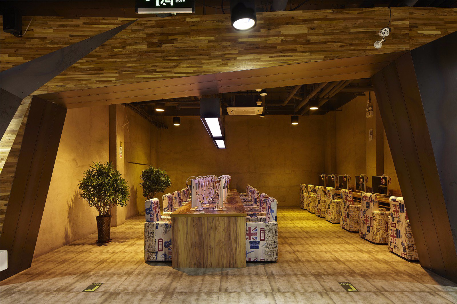 復古工業風網吧裝修設計-第2張圖片-上海古都建筑設計集團