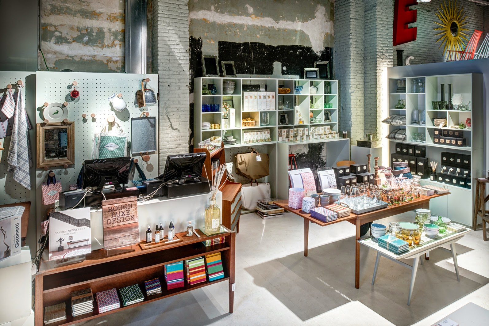 精品時尚飾品一體店裝修-第2張圖片-上海古都建筑設計集團