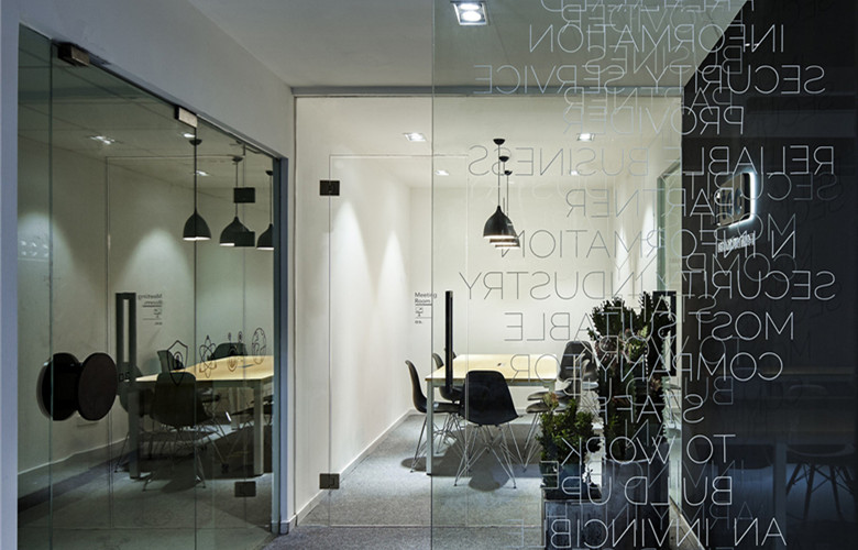 上海辦公室設計1000平小型科技公司辦公室-辦公室裝修設計效果圖-第2張圖片-上海古都建筑設計集團